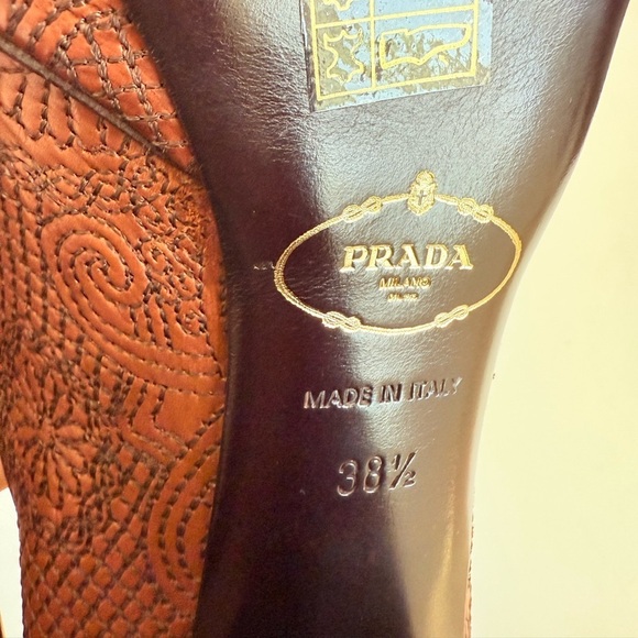 Prada Vintage Brown Leather Floral embroidered chunky heel pumps EU 38.5 - Picture 8 of 9